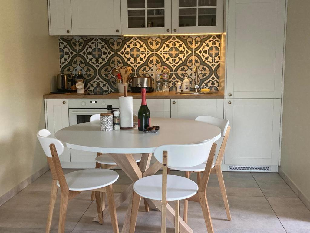 Luci Juras Apartamenti 2 로야 외부 사진