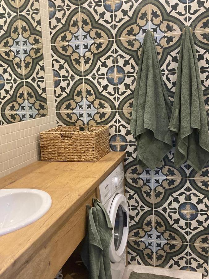 Luci Juras Apartamenti 2 로야 외부 사진